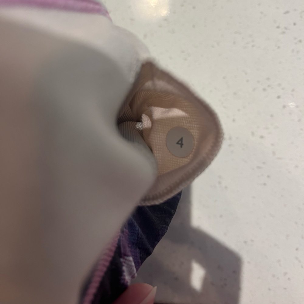 SOLD Lululemon | Sweaty Endeavor Sports Bra Size 4 - Picture 6 of 6